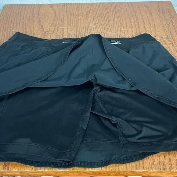 Rabbit Black Running Skort size XS pockets on side & Reflective zipper back - Picture 5 of 8